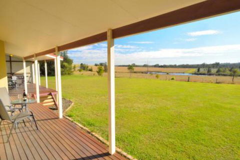 The Residence At Elbourne Wines - Accommodation Hamilton Island 3