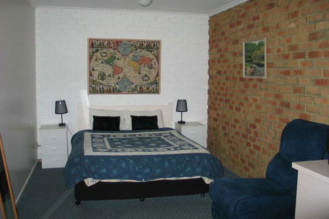 Balnarring Village Motor Inn - Accommodation Directory 7