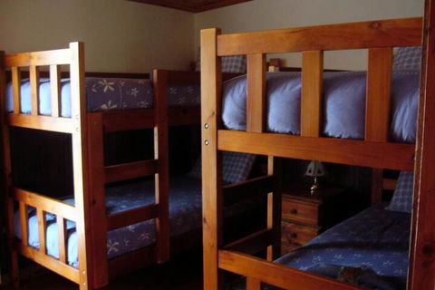 Sanctuary Park Cottages - Accommodation Redcliffe 4