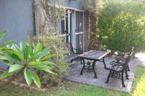 Lakeshore Lodge - Accommodation Sydney 1