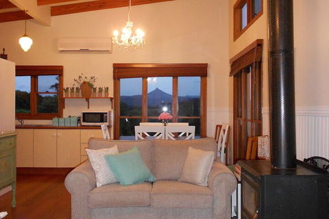 Milton Country Retreat The Chocolate Cottages - Mackay Tourism 5