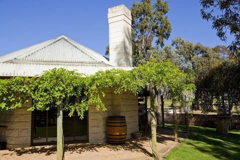Eco-luxe At Mount Avoca - Sunshine Coast Guide 2