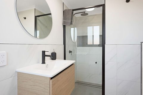 The Palms Apartments - Accommodation Asia 7