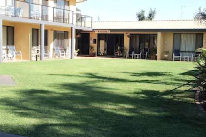 Admirals Lodge - thumb 2