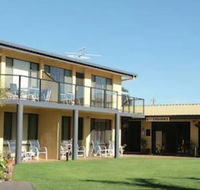 Admirals Lodge - Sunshine Coast Guide