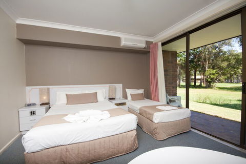 Island Palms Motor Inn - Accommodation Newcastle 5