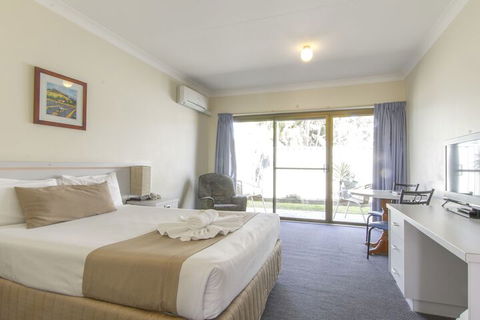 Island Palms Motor Inn - Accommodation Newcastle 6