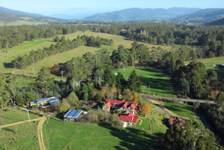 Grove TAS Accommodation Find
