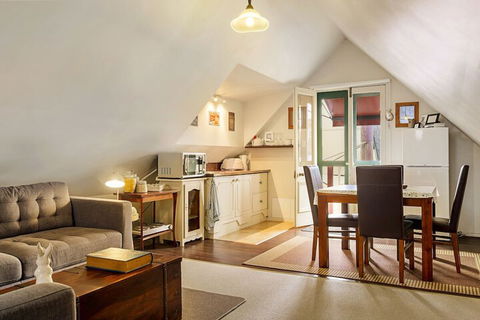 Crabtree House - Accommodation Directory 7