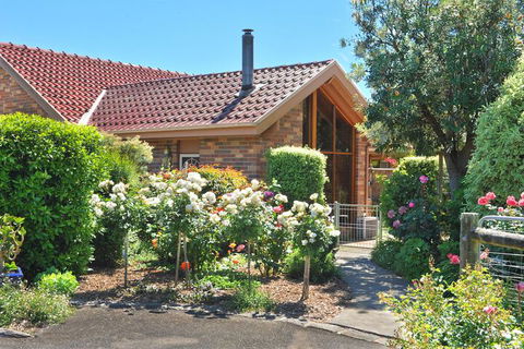 Langbrook Estate Cottages - Kawana Tourism 3
