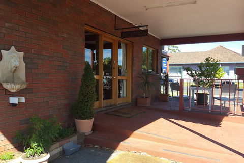 Hepburn Springs Motor Inn - Yamba Accommodation 1