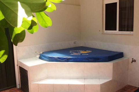 Runaway Bay Motor Inn - Holiday Jervis Bay 7