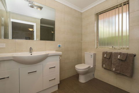 The Good Life B & B - Wagga Wagga Accommodation 6