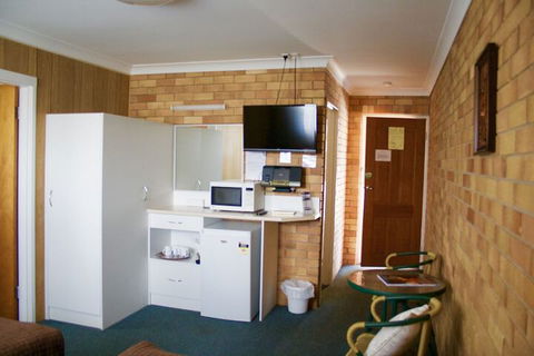 Buckaroo Motor Inn - Cruises Travel 6
