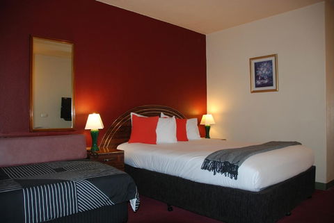 Commodore Motor Inn Albury - Tourism Listing 5