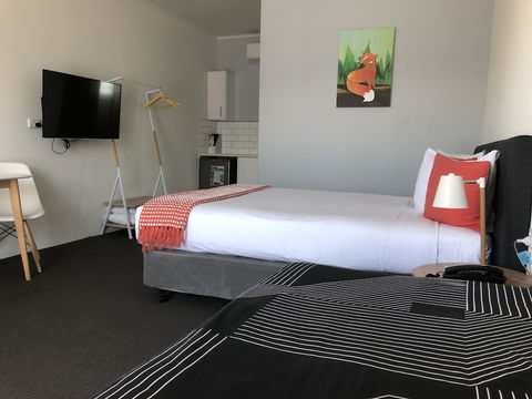 Commodore Motor Inn Albury - Tourism Listing 3