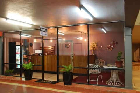 Commodore Motor Inn Albury - Tourism Listing 2