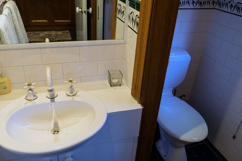 Arnica Views - Wagga Wagga Accommodation 7