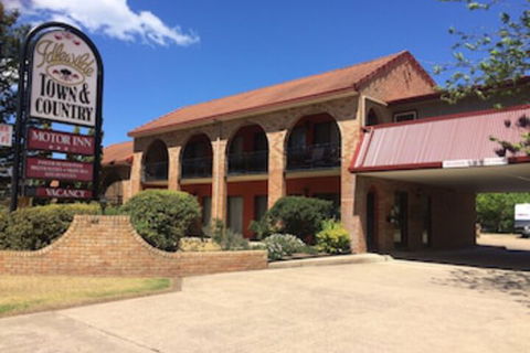 Idlewilde Town & Country Motor Inn - Victoria Tourism 0