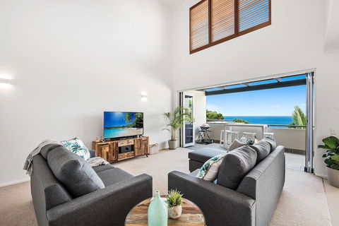 Papillon Coolum - Whitsundays Tourism 7