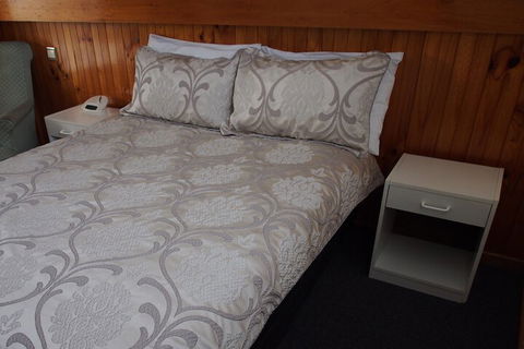 Majestic Motel - Accommodation Directory 6