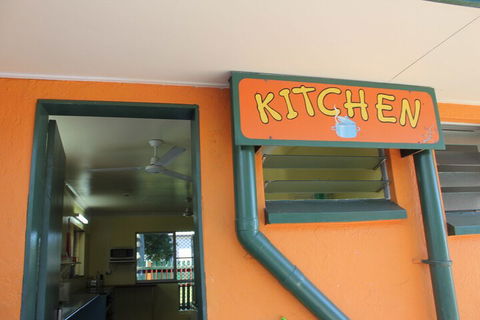 JJs Backpackers Hostel - Lightning Ridge Tourism 2