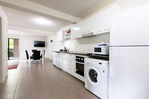 Apex Park Holiday Apartments - Brisbane Tourism 1
