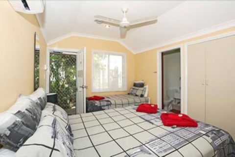 Jacaranda Guest House - Holiday Sydney 2