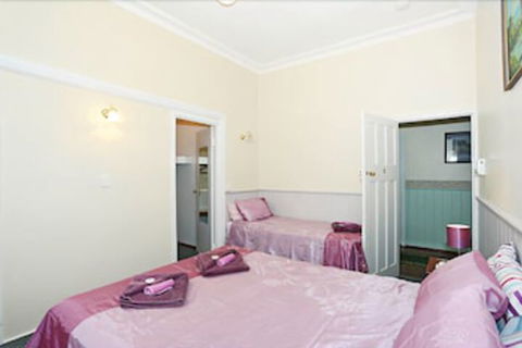 Jacaranda Guest House - Holiday Sydney 6