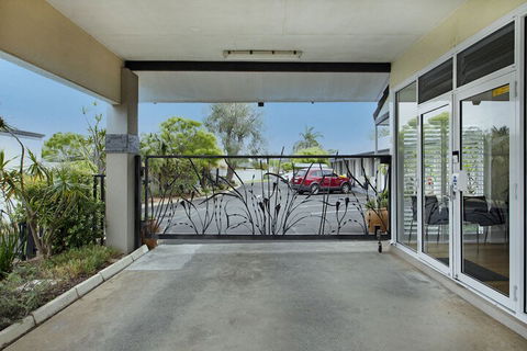 Gale Street Motel And Villas - Whitsundays Tourism 2
