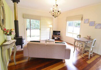 Apple Tree Cottage & Studio - thumb 6