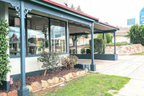 Sovereign Inn Cooma - Mackay Tourism 0