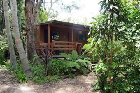 Samurai Beach Bungalows Port Stephens YHA - Accommodation Newcastle 0