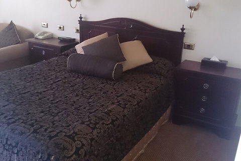 Australian Heritage Motor Inn - Lightning Ridge Tourism 6
