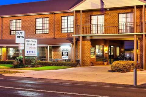 Holbrook Town Centre Motor Inn - Lightning Ridge Tourism 2