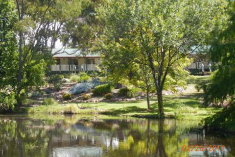 Granite Gardens Cottages & Lake Retreat - Wagga Wagga Accommodation 4