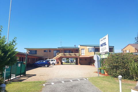 Lake Front Motel - Yamba Accommodation 1