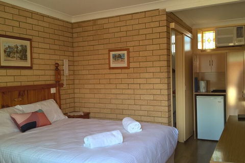 Lake Front Motel - Yamba Accommodation 4