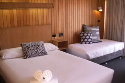 Court Street Motel - WA Accommodation 0