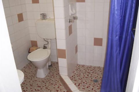 Nationwide Motel - Sunshine Coast Guide 6