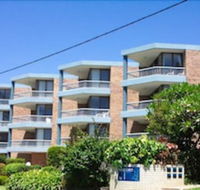 Sea Point Ocean Apartments - Sunshine Coast Guide