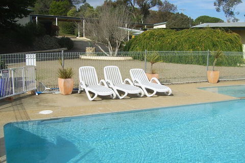 Golden Chain Garden Motor Inn - Holiday Melbourne 7
