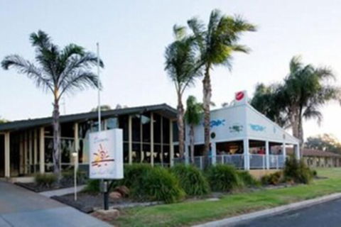 Barmera Lake Resort Motel - Holiday Jervis Bay 5