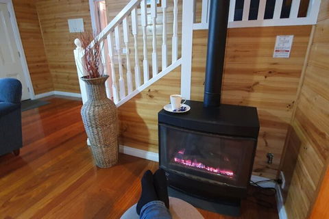 Sails Elegant Spacious Beach Villa - Accommodation Newcastle 1