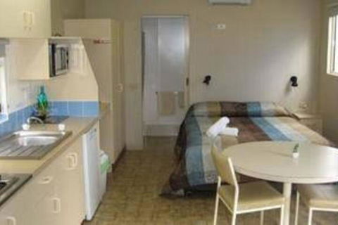 West Wyalong Caravan Park - Hervey Bay Accommodation 4