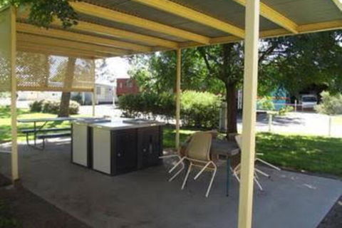 West Wyalong Caravan Park - Hervey Bay Accommodation 5