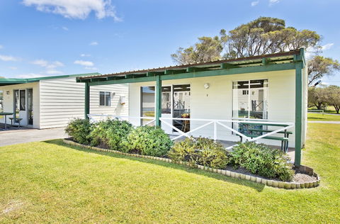 Acclaim Rose Gardens Beachside Holiday Park - Accommodation Broken Hill 1