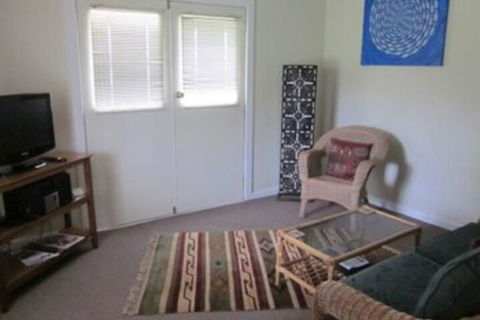 Lakes Waterfront Motel & Holiday Cottages - Northern Rivers Accommodation 7