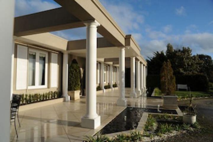 Mount Eliza VIC Accommodation Australia