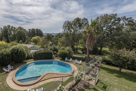 Harriet House Tumut - Whitsundays Tourism 2